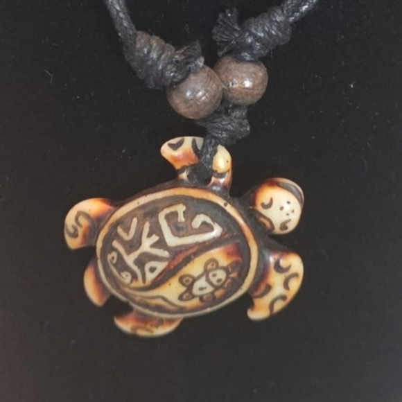 Handcrafted Turtle Pendant Necklace - Black and Brown - Picture 2 of 2